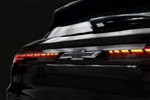 Chevrolet revela primeira imagem sem camuflagem do novo Sonic