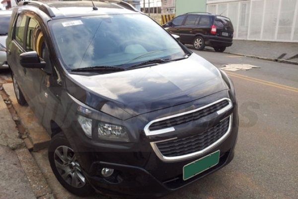 Chevrolet Spin automática é flagrada em São Paulo