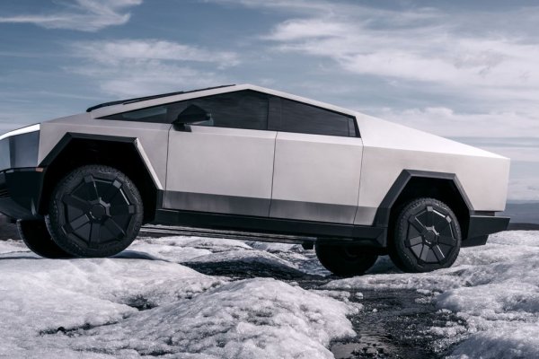 Versão mais barata da Tesla Cybertruck sai de linha e escancara fracasso