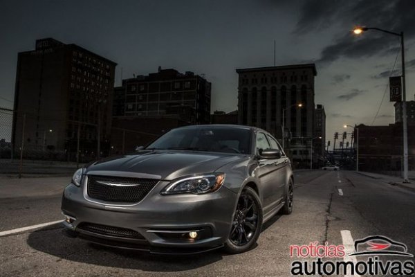 CHRYSLER LANÇA EDIÇÃO ESPECIAL PARA O SEDÃ 200 S