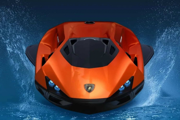Lamborghini apresenta jet aquático elétrico que parece supercarro na água