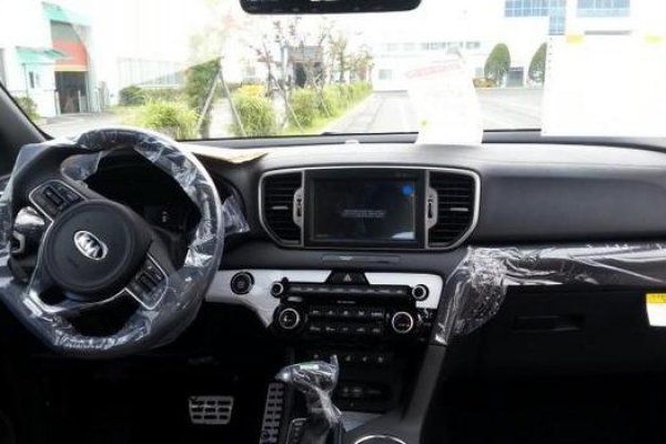 IMAGEM MOSTRA INTERIOR DO NOVO KIA SPORTAGE