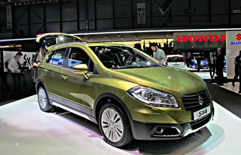 SUZUKI SX4 RENOVADO É APRESENTADO NO SALÃO DE GENEBRA