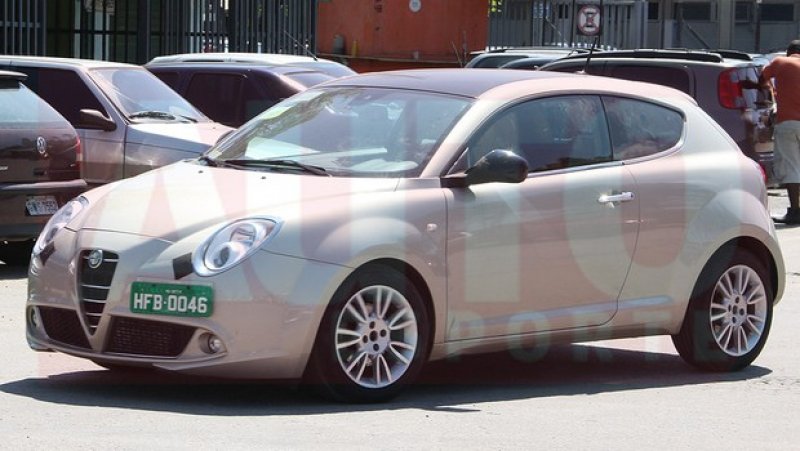 MODELOS DA ALFA ROMEO RODAM EM TESTES NO BRASIL MODELOS DA ALFA ROMEO RODAM EM TESTES NO BRASIL