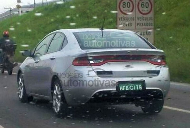 Exclusivo: Flagramos o Dodge Dart 2013 rodando no Brasil Exclusivo: Flagramos o Dodge Dart 2013 rodando no Brasil