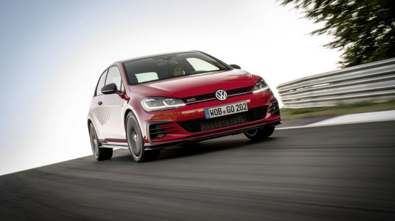 Volkswagen Golf GTI TCR tem 290 cv no 2.0 turbo