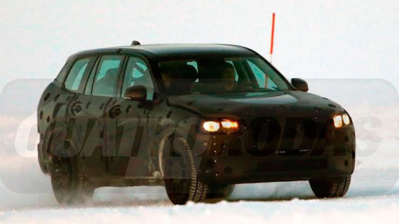 NOVO VOLVO XC90 É FLAGRADO EM TESTES NOVO VOLVO XC90 É FLAGRADO EM TESTES