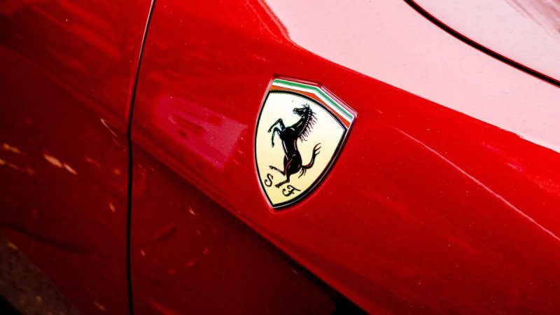 Qualquer um pode comprar uma Ferrari? Saiba até onde vai a exclusividade
