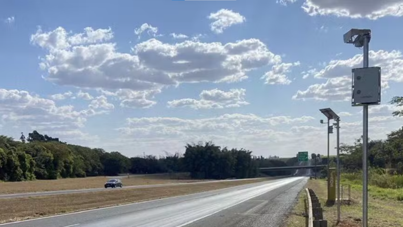 Radares com IA já flagram motoristas dentro do carro e registram infrações