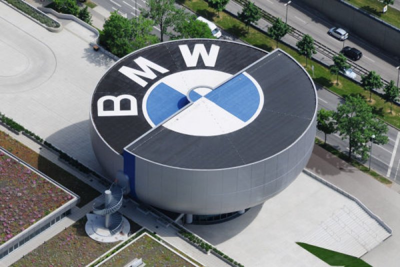 Governo confirma fábrica da BMW em Santa Catarina Governo confirma fábrica da BMW em Santa Catarina