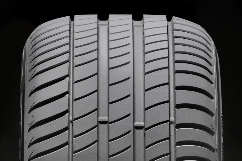 MICHELIN RECOMENDA USAR PNEUS ATÉ O LIMITE LEGAL MICHELIN RECOMENDA USAR PNEUS ATÉ O LIMITE LEGAL