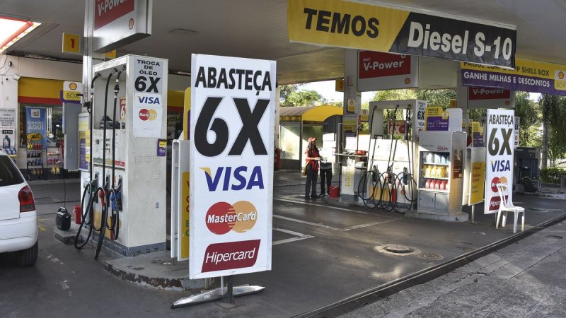 Alta dos combustíveis impulsiona nova "febre" no Brasil; veja qual