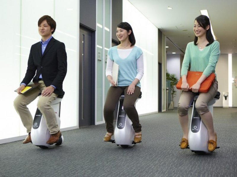 Honda cria veículo individual que reage a movimentos do corpo