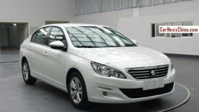 NOVO PEUGEOT 408 É FLAGRADO NOVO PEUGEOT 408 É FLAGRADO