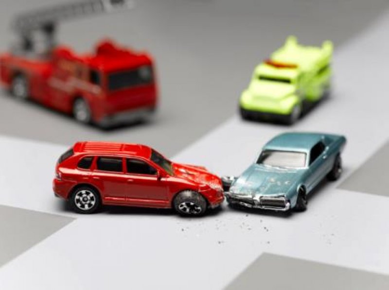 BATI O CARRO, E AGORA? VEJA COMO AGIR EM UM ACIDENTE EM 5 PASSOS BATI O CARRO, E AGORA? VEJA COMO AGIR EM UM ACIDENTE EM 5 PASSOS