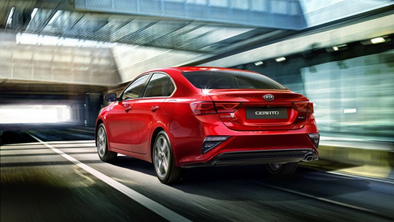 Nova geração do Kia Cerato chega com motor 2.0 em outubro