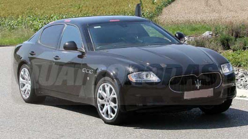 Maserati testa novo sedã médio Maserati testa novo sedã médio