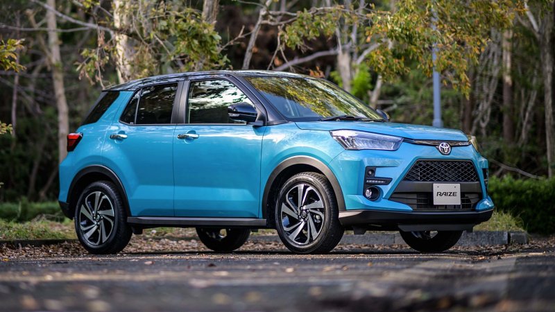 Flagra revela novo SUV da Toyota rival de Creta, HR-V e T-Cross