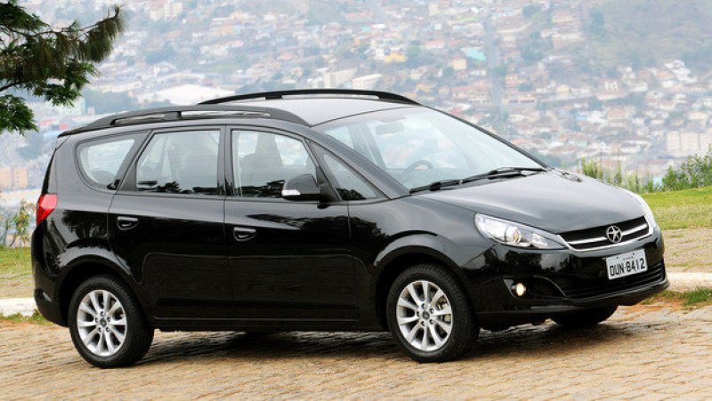 JAC LANÇA NOVA J6
