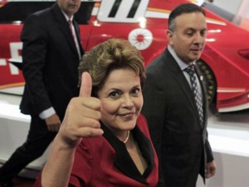 Dilma diz que governo vai prorrogar IPI menor para carros até o fim do ano