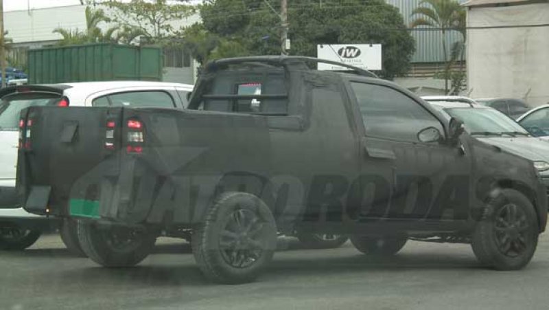 EXCLUSIVO: Fiat prepara Strada com três portas. EXCLUSIVO: Fiat prepara Strada com três portas.