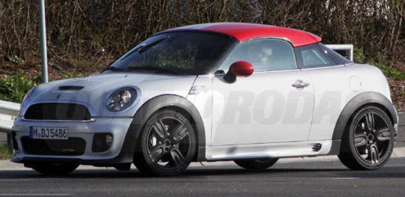 Mini Coupé JCW GP é flagrado em testes Mini Coupé JCW GP é flagrado em testes