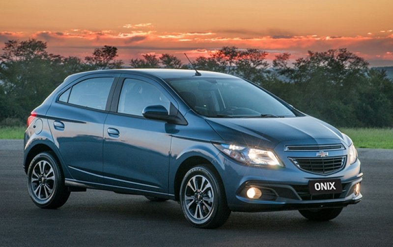 SAIBA QUANTO CUSTA ABASTECER OS DEZ CARROS MAIS VENDIDOS NO PAÍS