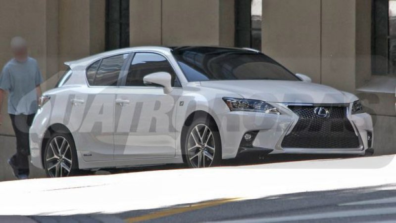 NOVO LEXUS CT F-SPORT É FLAGRADO NOVO LEXUS CT F-SPORT É FLAGRADO