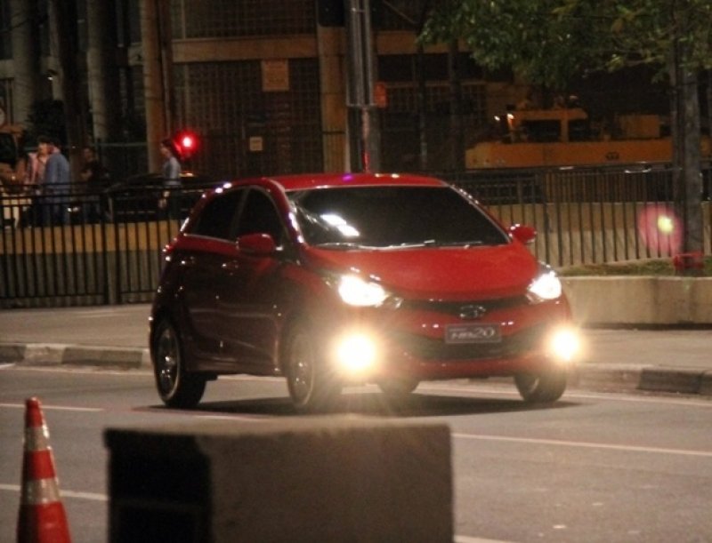 Hyundai HB20 é apanhado sem roupa e mistério do ano termina Hyundai HB20 é apanhado sem roupa e mistério do ano termina
