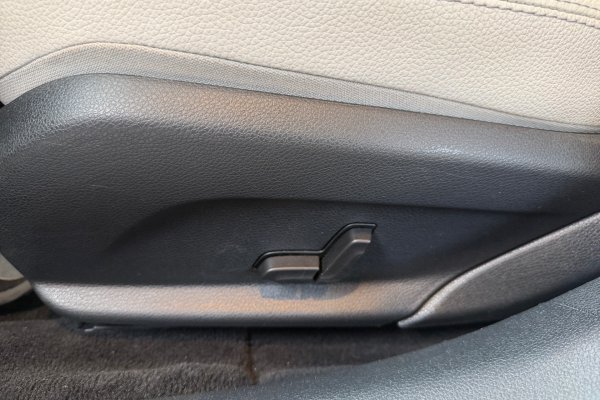 MERCEDES-BENZ C 180 1.6 CGI AVANTGARDE 16V TURBO GASOLINA 4P AUTOMÁTICO 2016/2016 MERCEDES-BENZ C 180 1.6 CGI AVANTGARDE 16V TURBO GASOLINA 4P AUTOMÁTICO 2016/2016