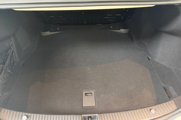 MERCEDES-BENZ C 180 1.6 CGI AVANTGARDE 16V TURBO GASOLINA 4P AUTOMÁTICO 2016/2016 MERCEDES-BENZ C 180 1.6 CGI AVANTGARDE 16V TURBO GASOLINA 4P AUTOMÁTICO 2016/2016