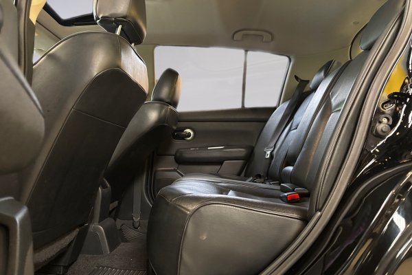 NISSAN TIIDA 1.8 SL 16V FLEX 4P AUTOMÁTICO 2011/2012