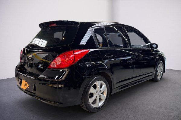 NISSAN TIIDA 1.8 SL 16V FLEX 4P AUTOMÁTICO 2011/2012