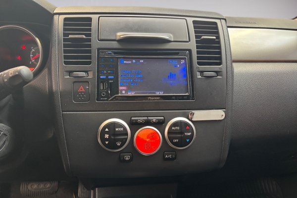 NISSAN TIIDA 1.8 SL 16V FLEX 4P AUTOMÁTICO 2011/2012