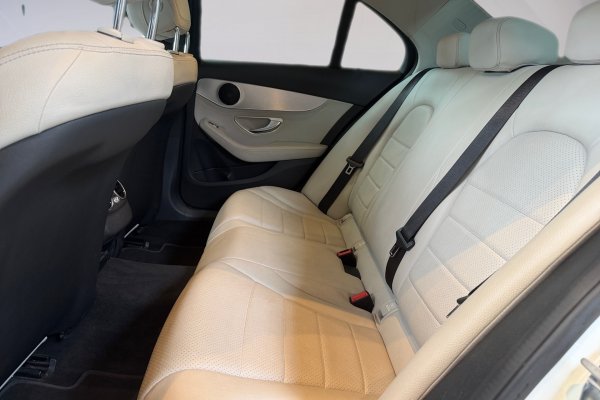 MERCEDES-BENZ C 180 1.6 CGI AVANTGARDE 16V TURBO GASOLINA 4P AUTOMÁTICO 2016/2016 MERCEDES-BENZ C 180 1.6 CGI AVANTGARDE 16V TURBO GASOLINA 4P AUTOMÁTICO 2016/2016