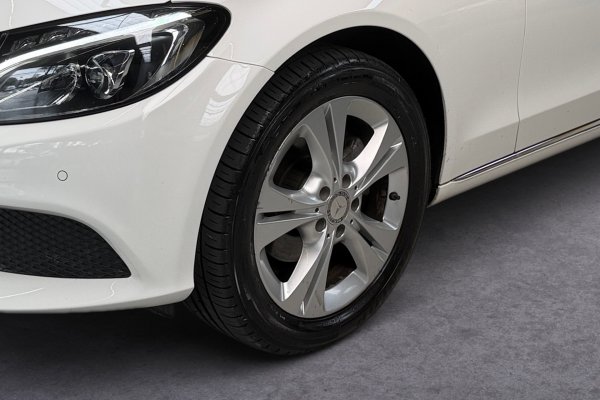 MERCEDES-BENZ C 180 1.6 CGI AVANTGARDE 16V TURBO GASOLINA 4P AUTOMÁTICO 2016/2016 MERCEDES-BENZ C 180 1.6 CGI AVANTGARDE 16V TURBO GASOLINA 4P AUTOMÁTICO 2016/2016