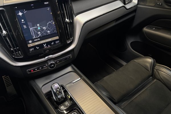 VOLVO XC60 2.0 T8 HYBRID R-DESIGN AWD GEARTRONIC 2018/2019
