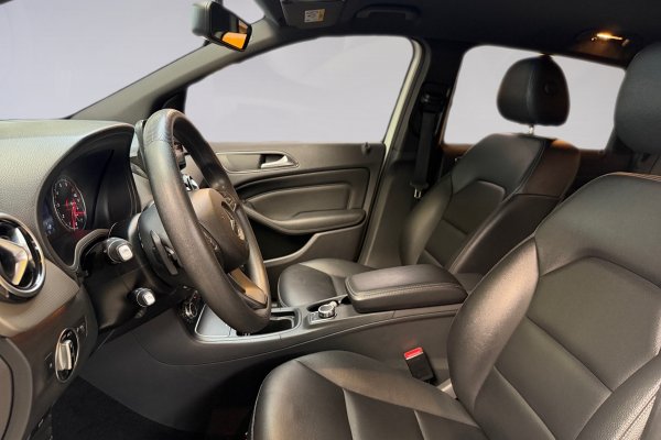 MERCEDES-BENZ B 200 1.6 TURBO GASOLINA 4P AUTOMÁTICO 2015/2015