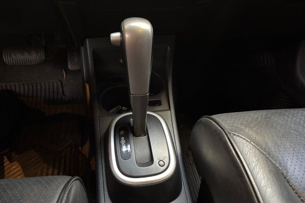 NISSAN TIIDA 1.8 SL 16V FLEX 4P AUTOMÁTICO 2011/2012