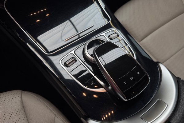 MERCEDES-BENZ C 180 1.6 CGI AVANTGARDE 16V TURBO GASOLINA 4P AUTOMÁTICO 2016/2016 MERCEDES-BENZ C 180 1.6 CGI AVANTGARDE 16V TURBO GASOLINA 4P AUTOMÁTICO 2016/2016