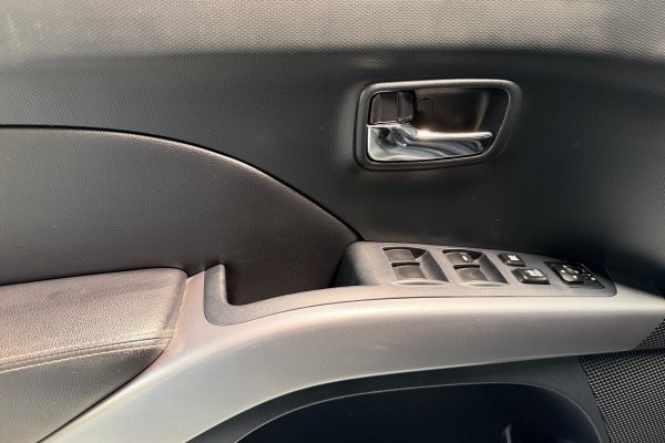 MITSUBISHI OUTLANDER 2.0 16V GASOLINA 4P AUTOMÁTICO 2011/2012