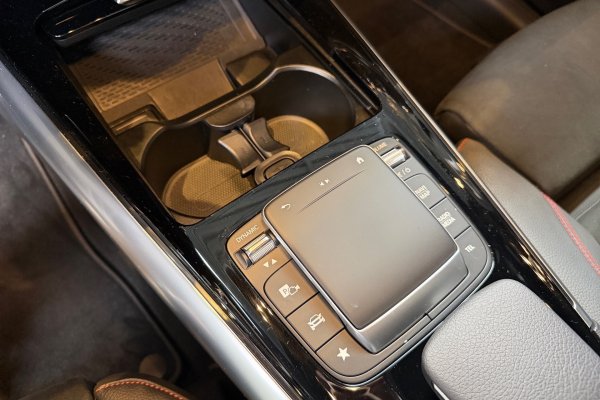 MERCEDES-BENZ GLA 200 1.3 GCI GASOLINA AMG LINE 7G-DCT 2021/2021