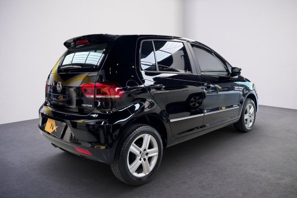 VOLKSWAGEN Fox 1.6 MSI HIGHLINE 16V FLEX 4P AUTOMATIZADO 2016/2016 VOLKSWAGEN Fox 1.6 MSI HIGHLINE 16V FLEX 4P AUTOMATIZADO 2016/2016