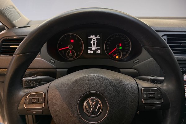 VOLKSWAGEN Jetta 2.0 COMFORTLINE 120CV FLEX 4P TIPTRONIC 2013/2013