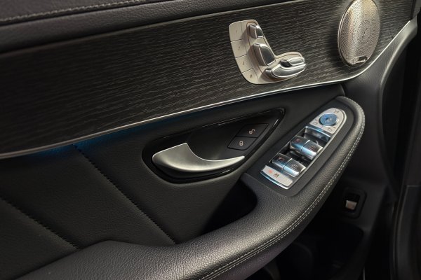 MERCEDES-BENZ GLC 300 2.0 CGI GASOLINA COUPÉ AMG LINE 4MATIC 9G-TRONIC 2023/2023 MERCEDES-BENZ GLC 300 2.0 CGI GASOLINA COUPÉ AMG LINE 4MATIC 9G-TRONIC 2023/2023
