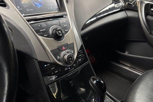 HYUNDAI Azera 3.0 MPFI GLS SEDAN V6 24V GASOLINA 4P AUTOMÁTICO 2012/2013