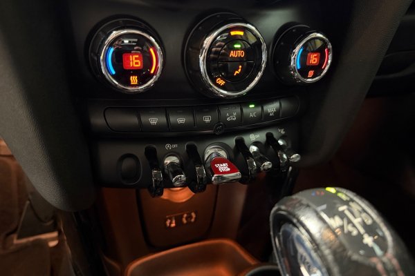 MINI COOPER 2.0 S TOP 16V TURBO GASOLINA 2P AUTOMÁTICO 2014/2015 MINI COOPER 2.0 S TOP 16V TURBO GASOLINA 2P AUTOMÁTICO 2014/2015