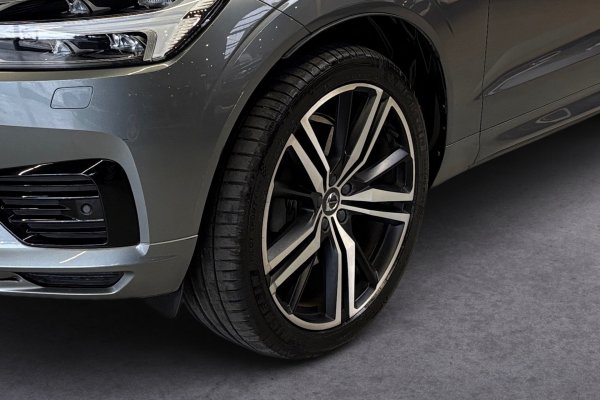 VOLVO XC60 2.0 T8 HYBRID R-DESIGN AWD GEARTRONIC 2018/2019