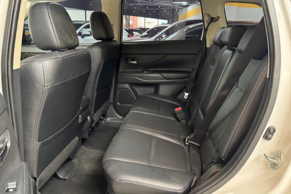 MITSUBISHI OUTLANDER 2.2 4X4 16V DIESEL 4P AUTOMÁTICO 2018/2018
