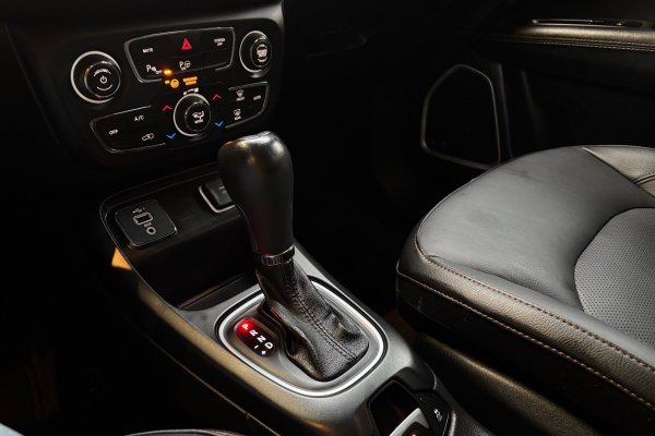 JEEP COMPASS 2.0 16V FLEX LONGITUDE AUTOMÁTICO 2020/2021